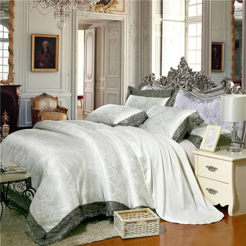 Luxury Baroque Pattern Bedding Set With Jacquard Embroidery (27 Colors)